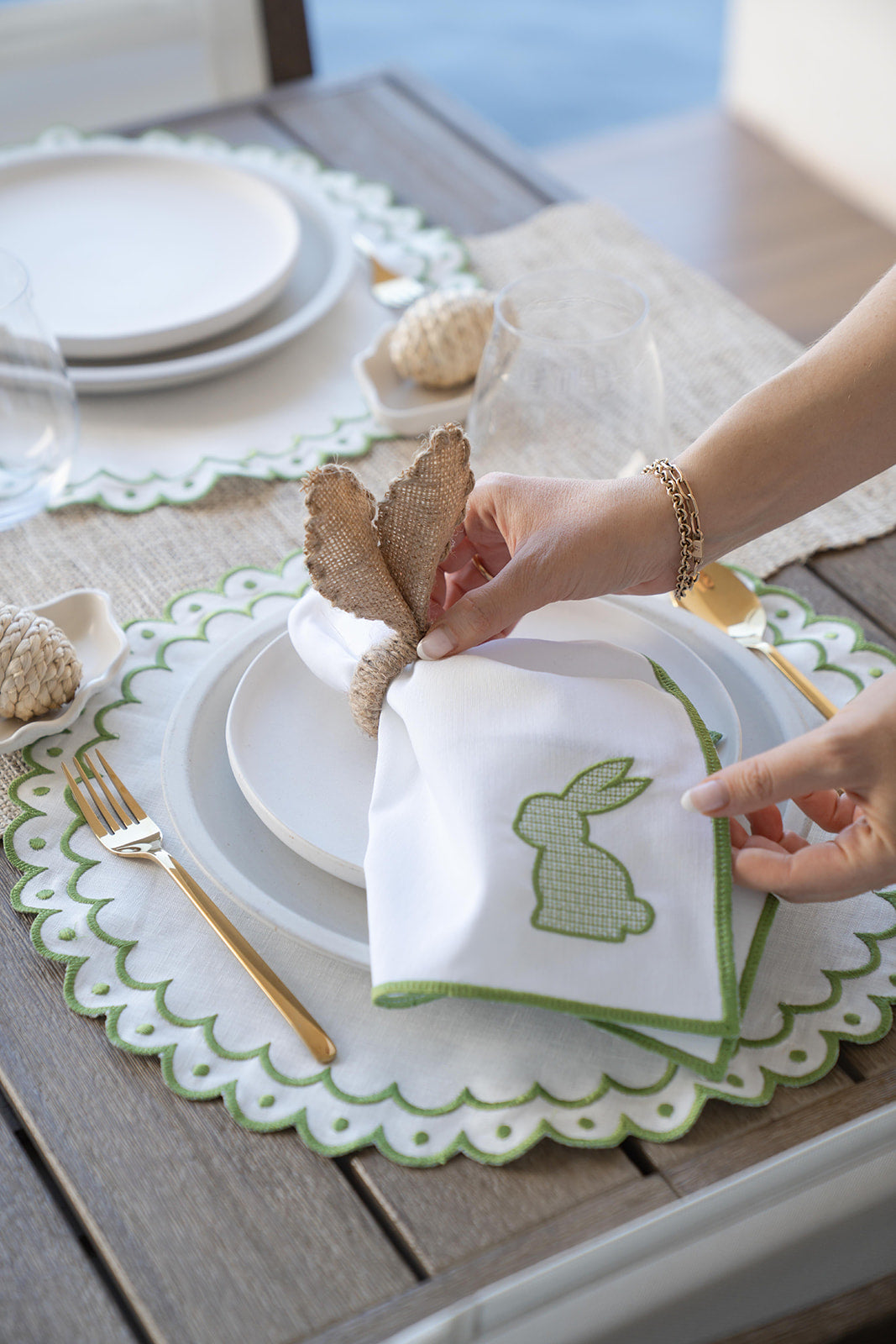 Bundle: Set de 2 Servilletas Bunny + 2 Individuales de lino Mariel verde