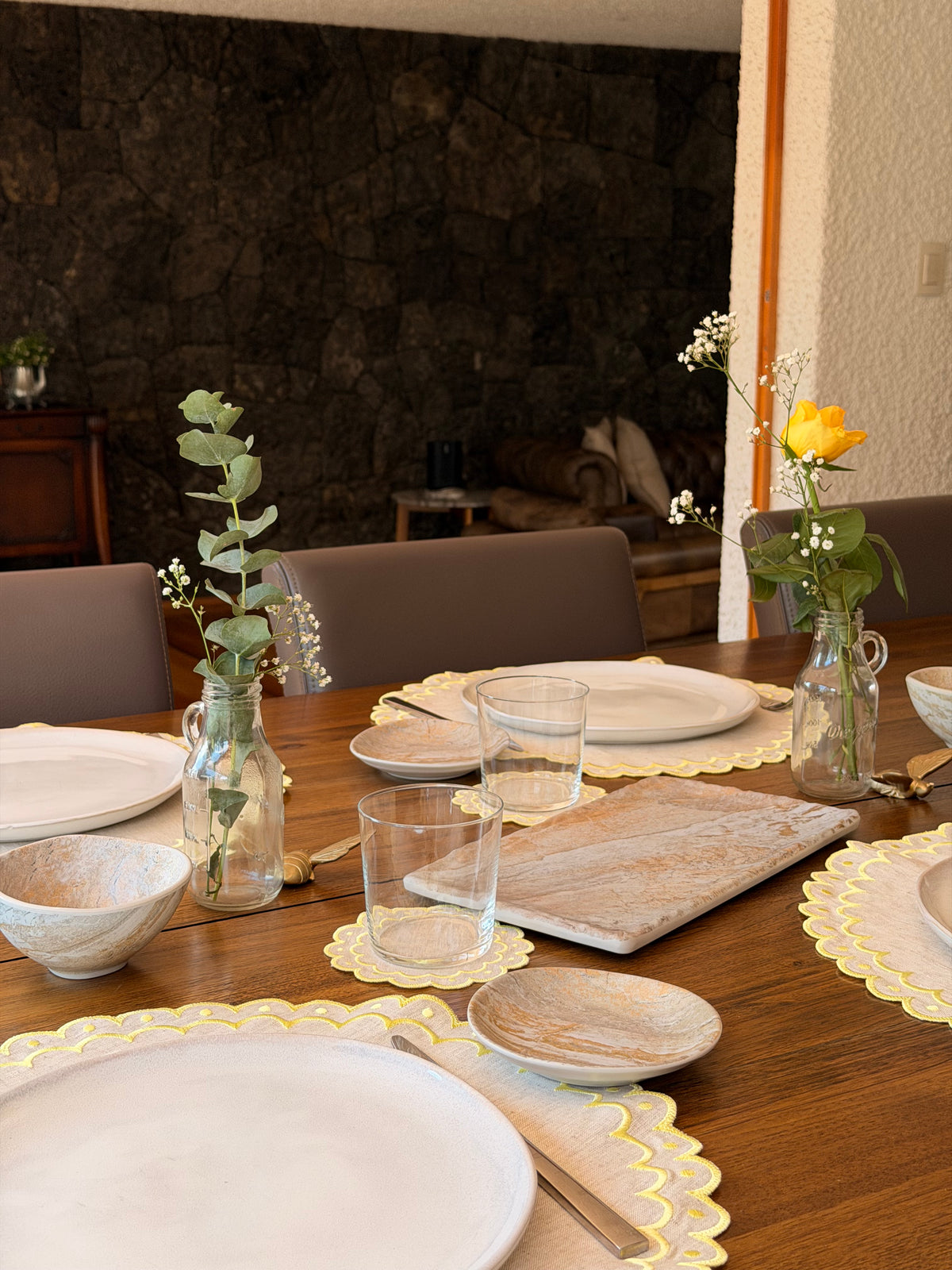 Set de 4 individuales y 4 portavasos Mariel Natural/Butter Yellow