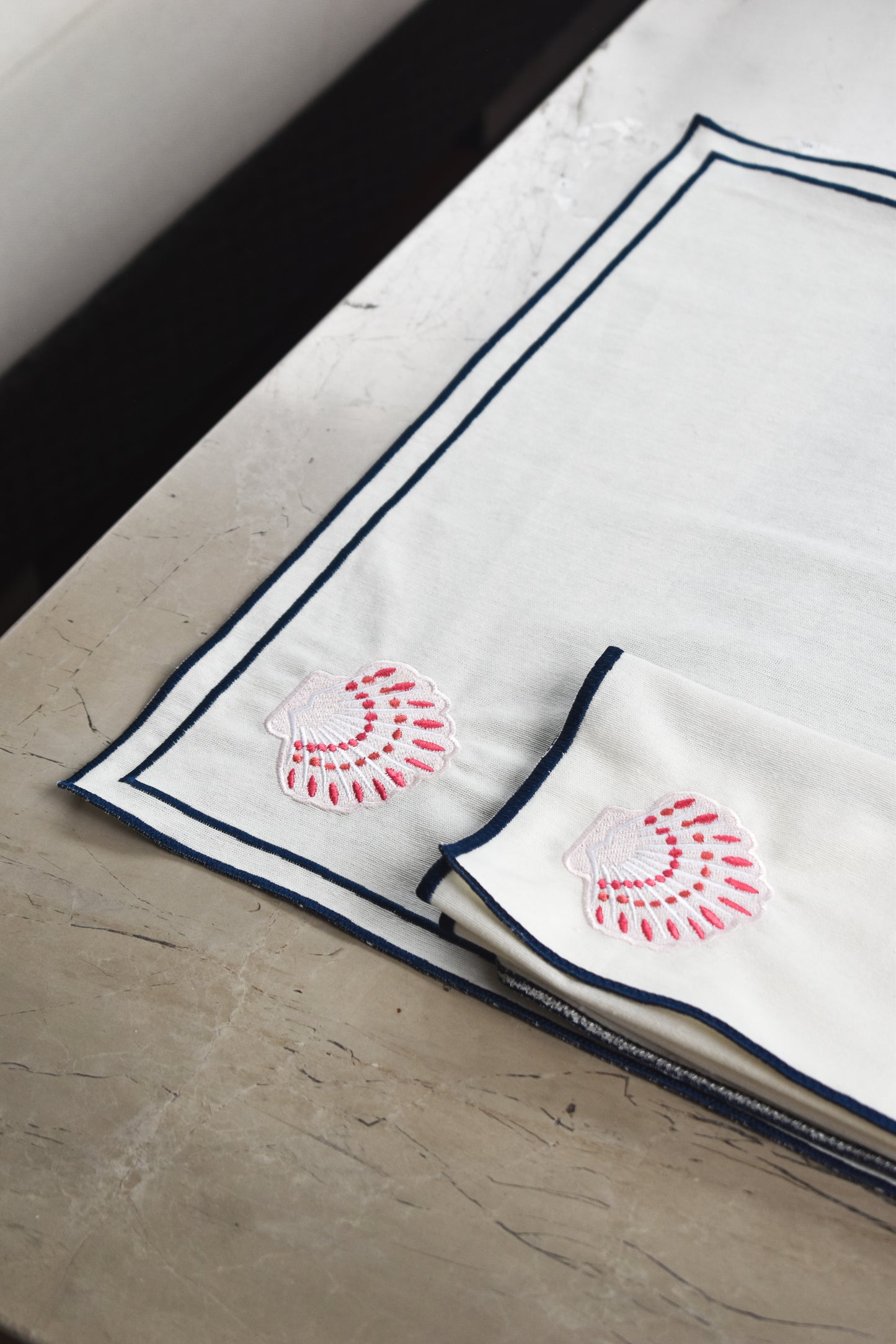 Set de 2 servilletas con bordado de Concha