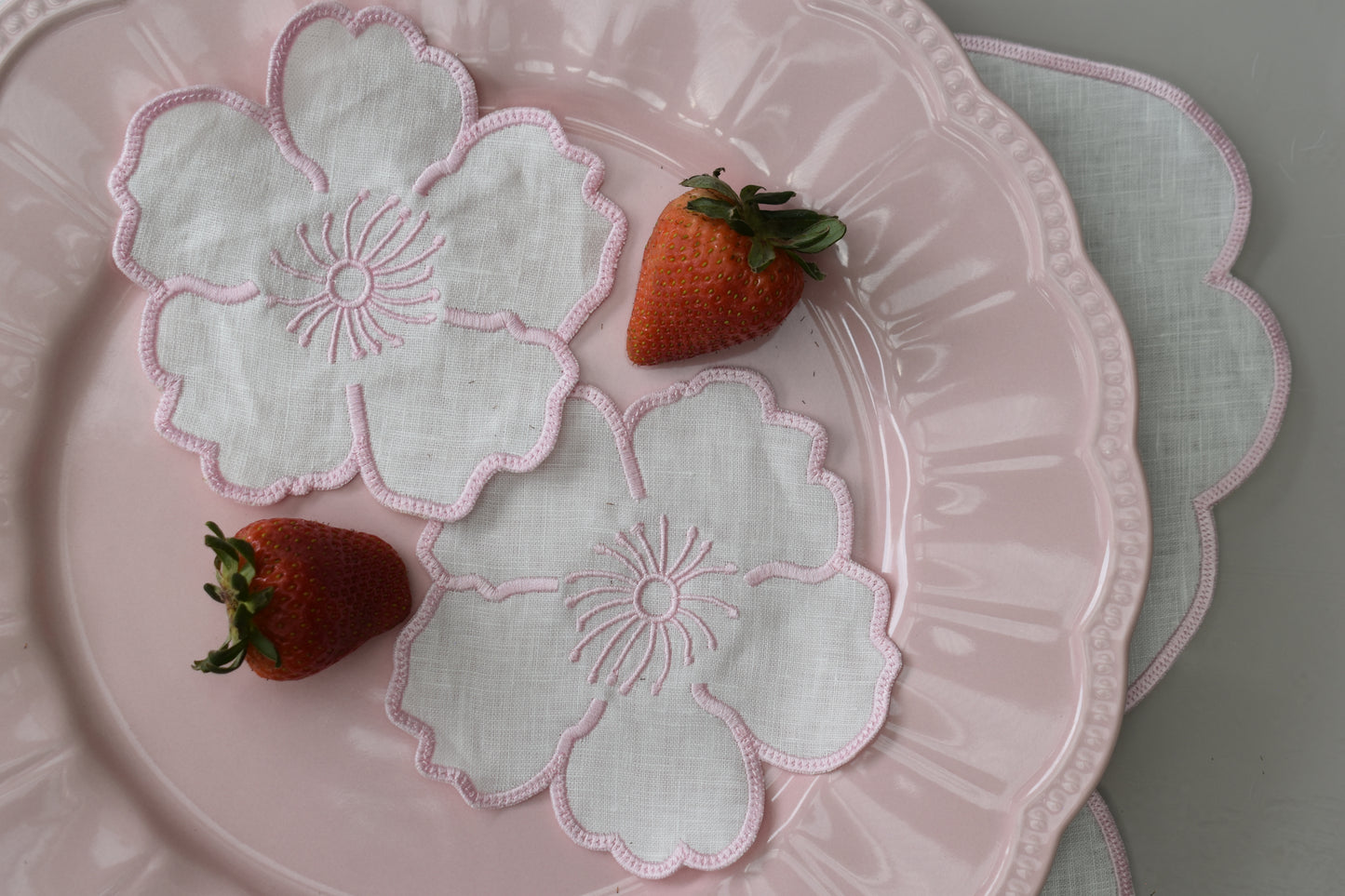 Set de 4 individuales, servilletas y portavasos Pink Daisy