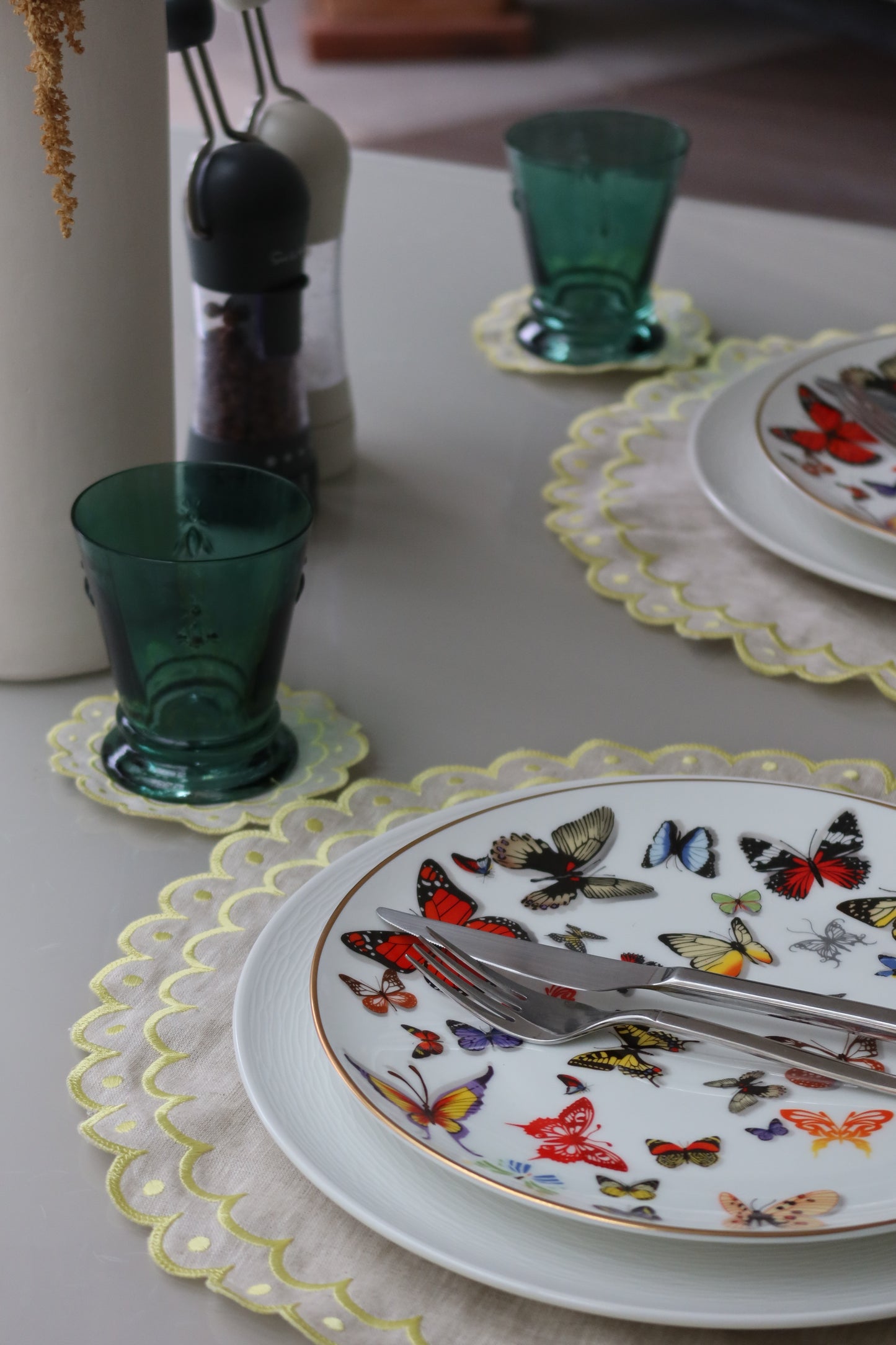 Set de 4 individuales y 4 portavasos Mariel Natural/Butter Yellow